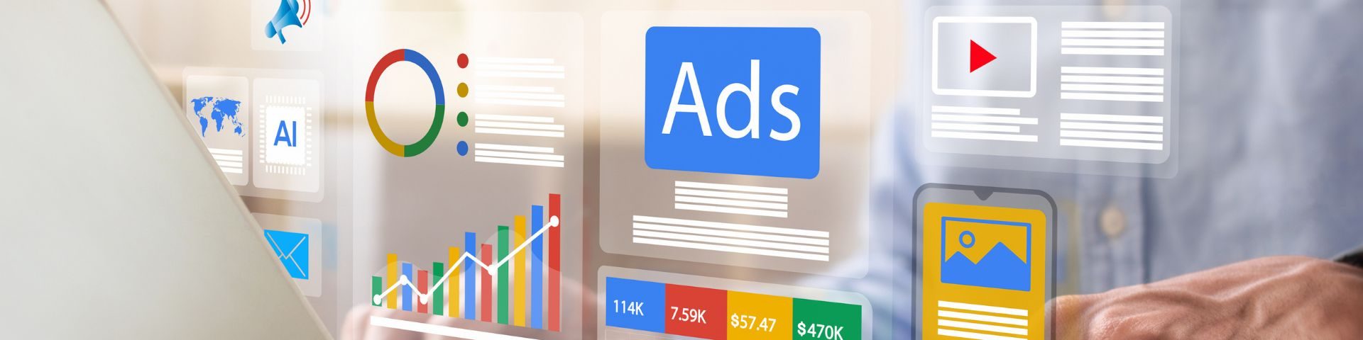 Imagem representando estratégias de publicidade digital, incluindo análises de dados, gráficos de desempenho, anúncios online e tendências de marketing digital.